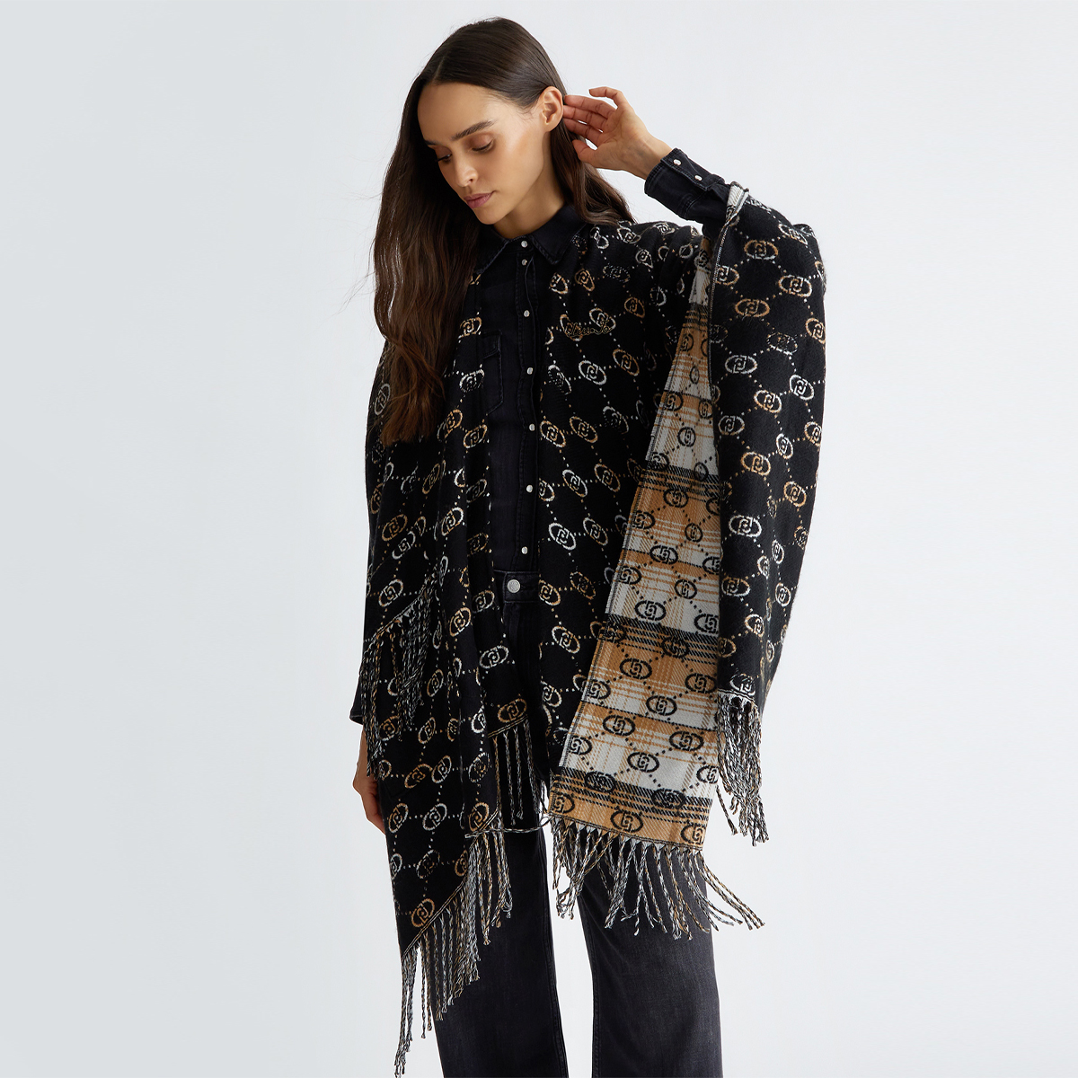 Liu Jo Poncho con Logo Jacquard Black - 2